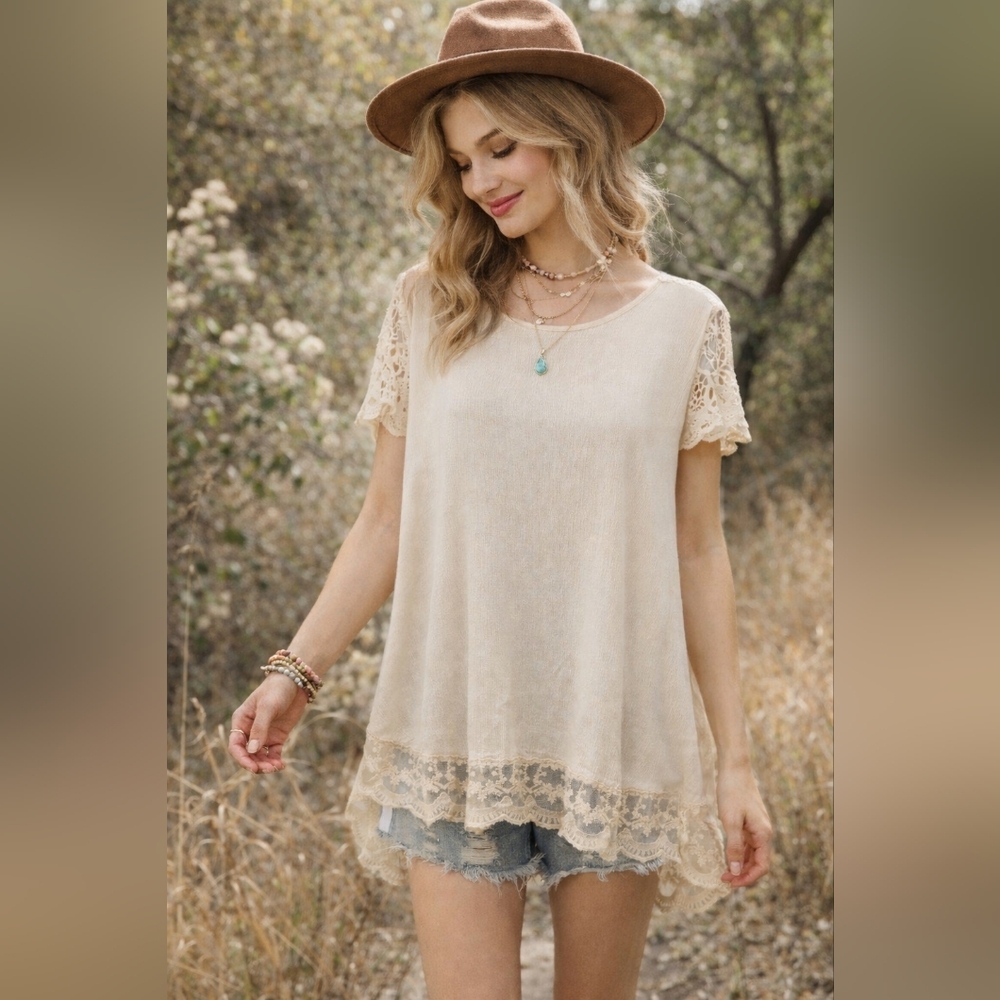 Easel oversized tunic trimmed in lace sz S #1242